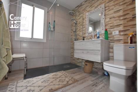 Independent house for sale in  El Frontón, Spain - 050011