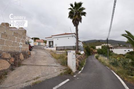 Independent house for sale in  El Frontón, Spain - 050011