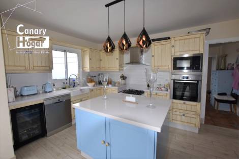 Independent house for sale in  El Frontón, Spain - 056711