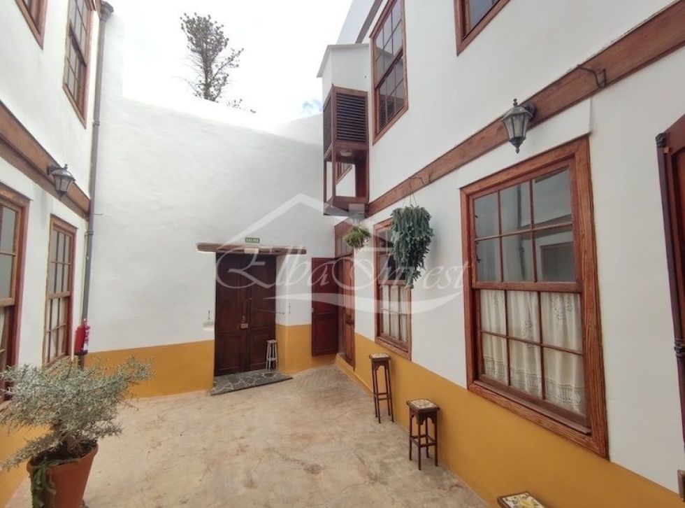 Independent house for sale in  Buenavista del Norte, Spain - 5452