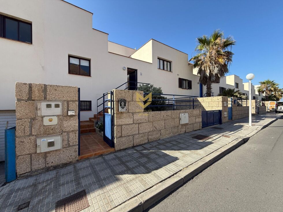 Independent house for sale in  El Médano, Spain - P00096