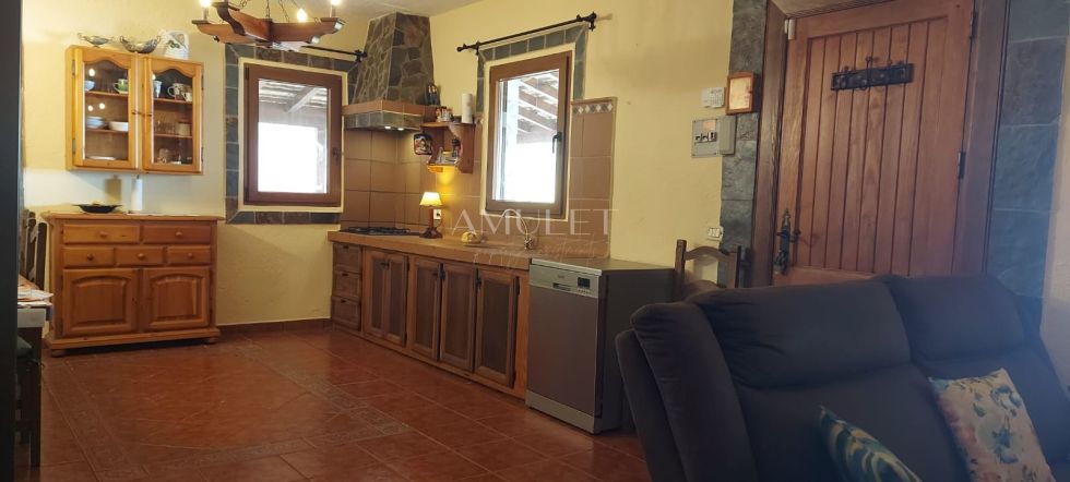 Independent house for sale in  Los Realejos, Spain - P2235