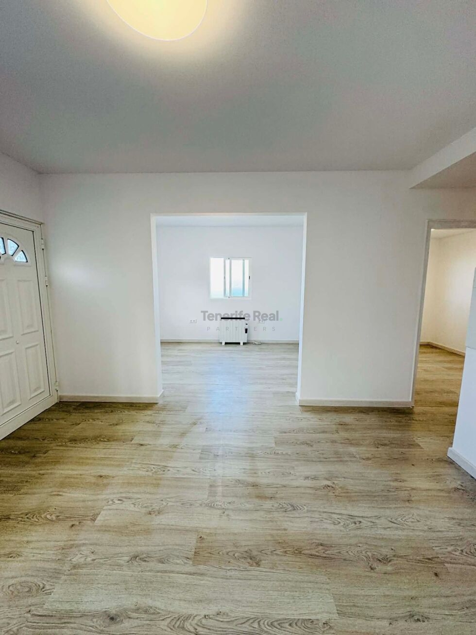 Independent house for sale in  Icod de los Vinos, Spain - TR-3041