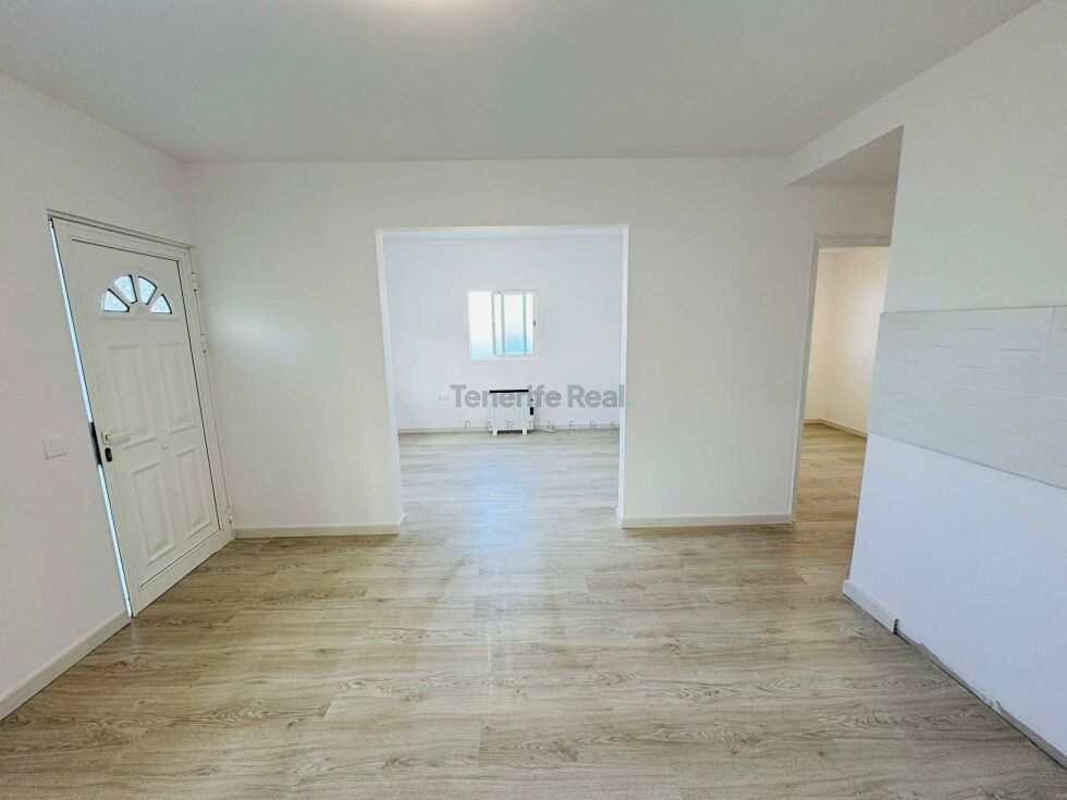 Independent house for sale in  Icod de los Vinos, Spain - TR-3041