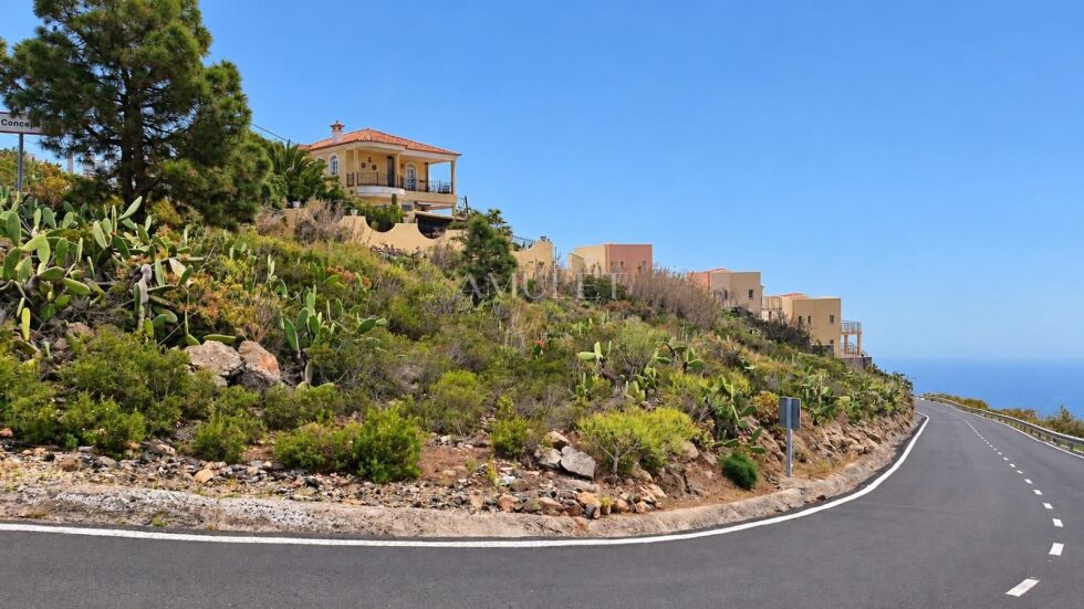 Land for sale in  Adeje, Spain - P2550
