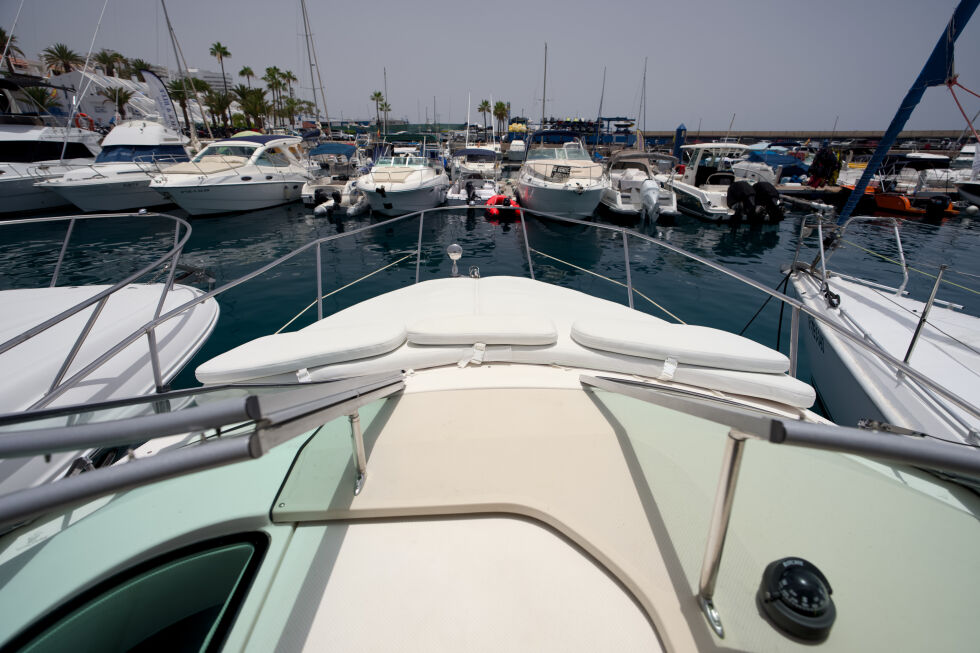 Ocean Peak Charters - Champagne