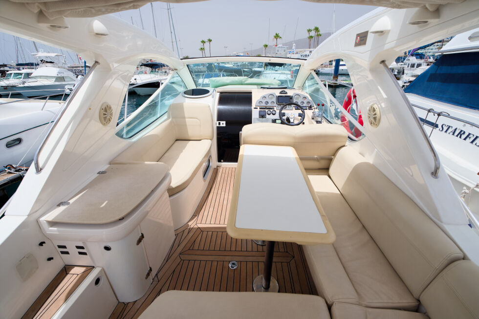 Ocean Peak Charters - Champagne