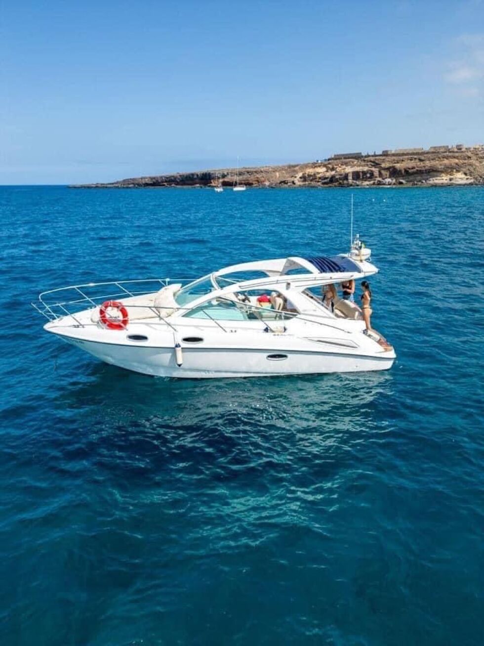 Ocean Peak Charters - Champagne