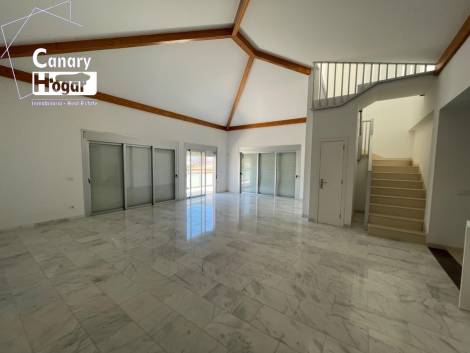 Penthouse for sale in  Amarilla Golf, Spain - 053951