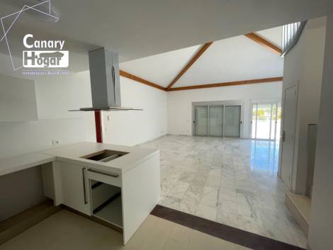 Penthouse for sale in  Amarilla Golf, Spain - 053951