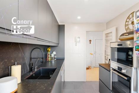 Penthouse for sale in  Amarilla Golf, Spain - 056991