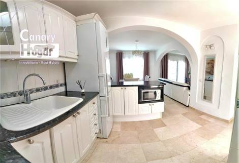 Penthouse for sale in  Callao Salvaje, Spain - 056601