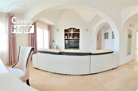 Penthouse for sale in  Callao Salvaje, Spain - 056601