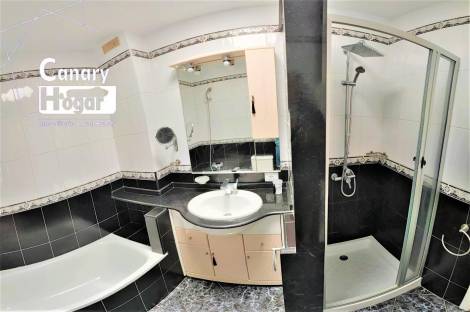 Penthouse for sale in  Callao Salvaje, Spain - 056601