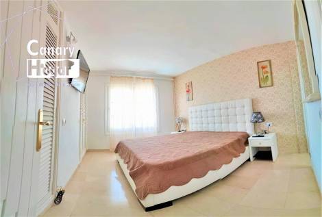 Penthouse for sale in  Callao Salvaje, Spain - 056601