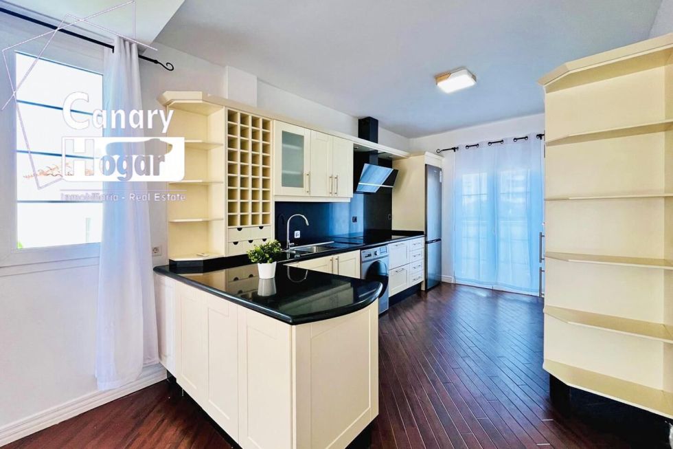 Penthouse for sale in  Costa Adeje, Spain - 057551