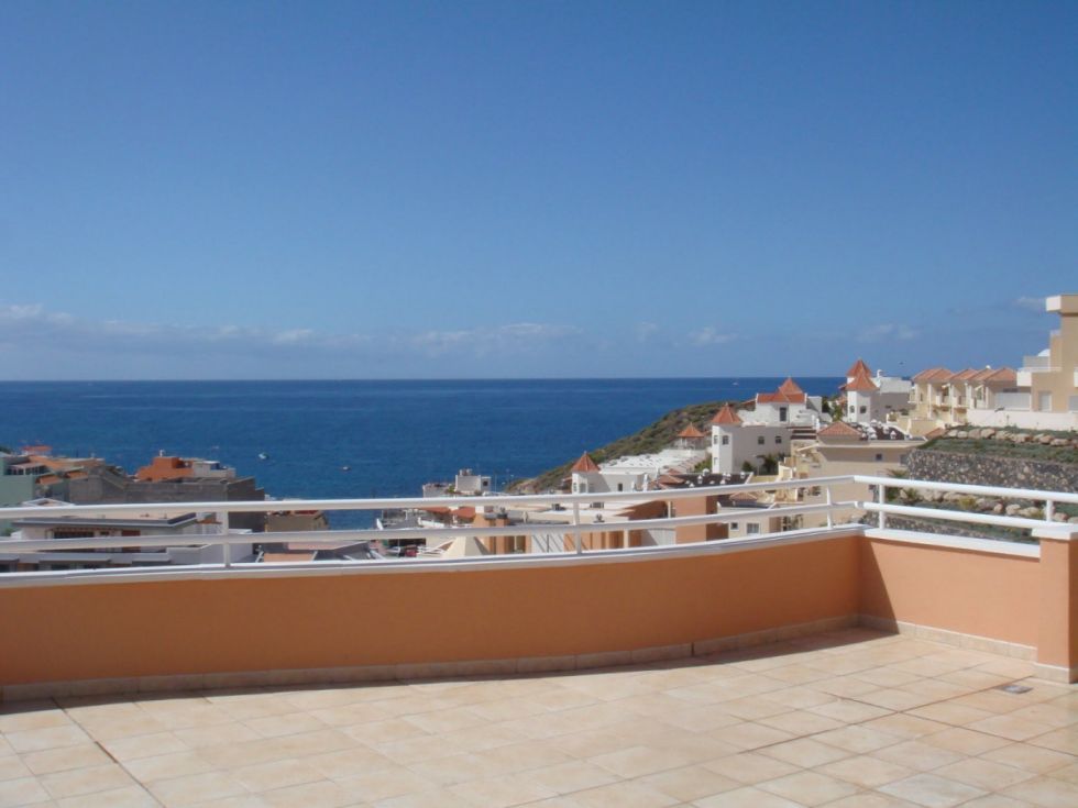 Penthouse for sale in  La Caleta, Spain - 043201