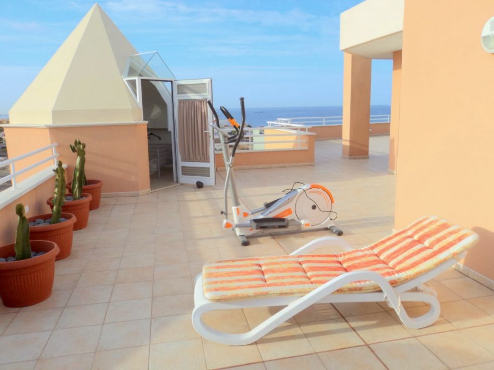 Penthouse for sale in  La Caleta, Spain - 043201