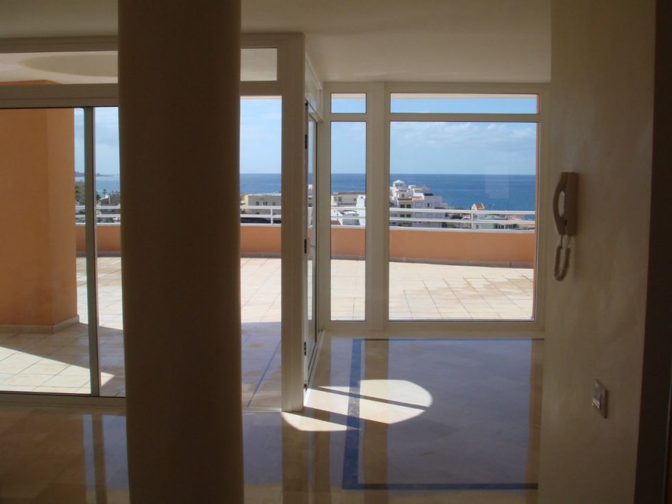 Penthouse for sale in  La Caleta, Spain - 043201