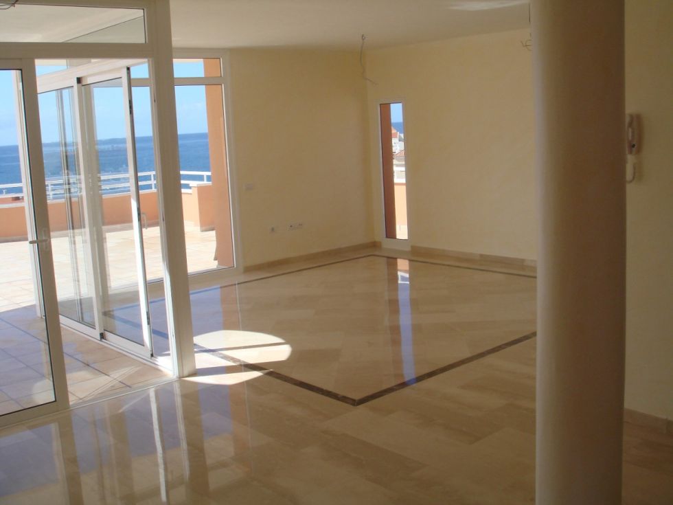 Penthouse for sale in  La Caleta, Spain - 043201