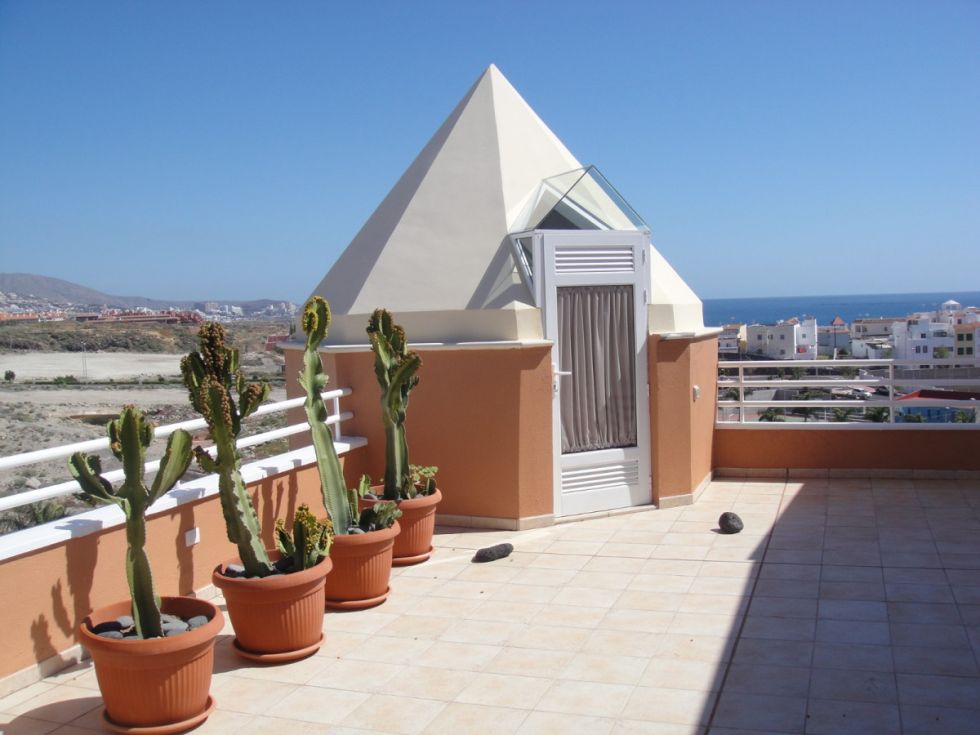 Penthouse for sale in  La Caleta, Spain - 043201