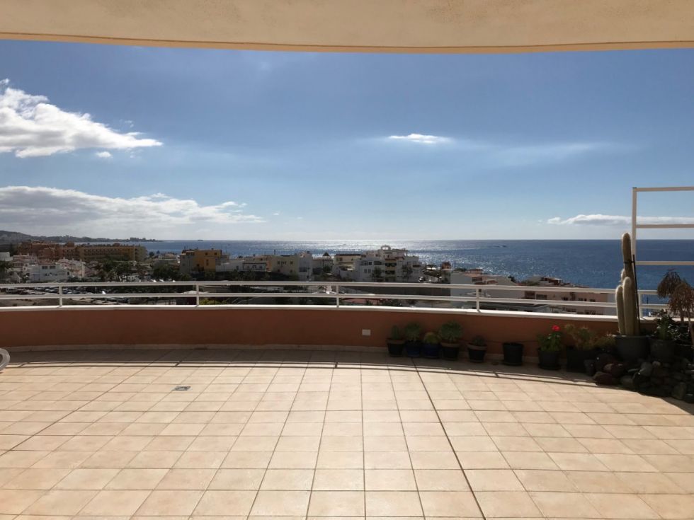 Penthouse for sale in  La Caleta, Spain - 043201