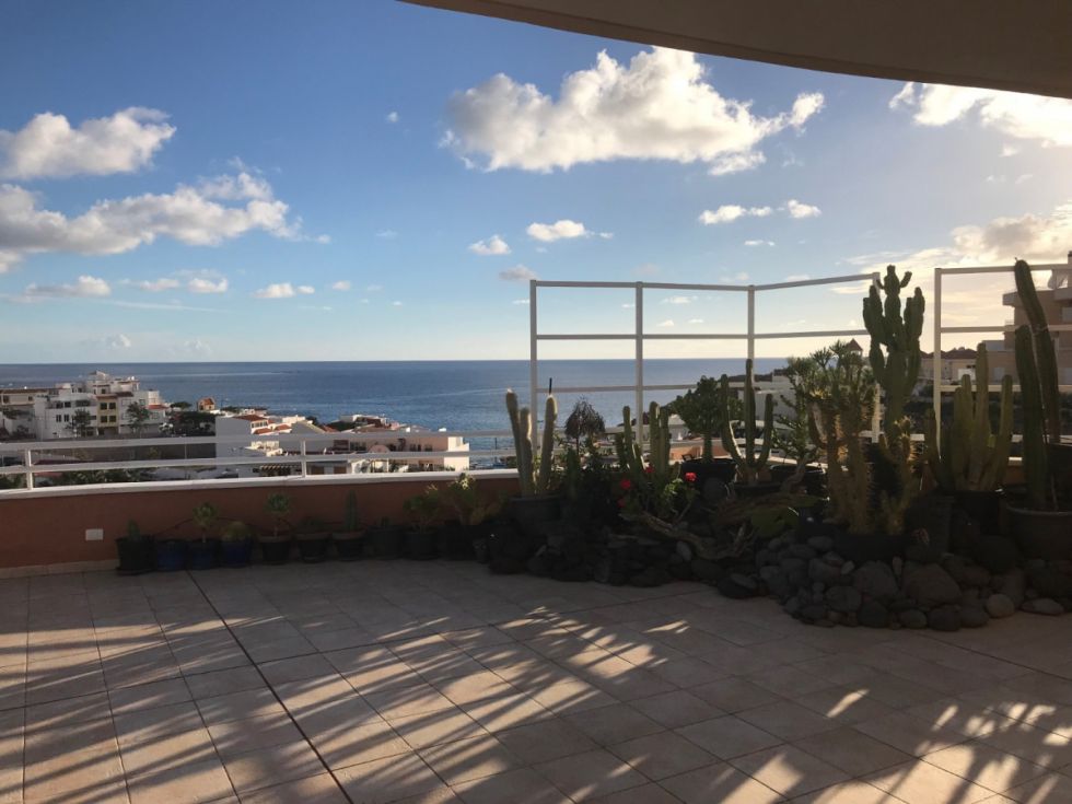 Penthouse for sale in  La Caleta, Spain - 043201