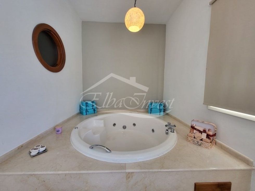 Penthouse for sale in  Las Chafiras, Spain - 5405