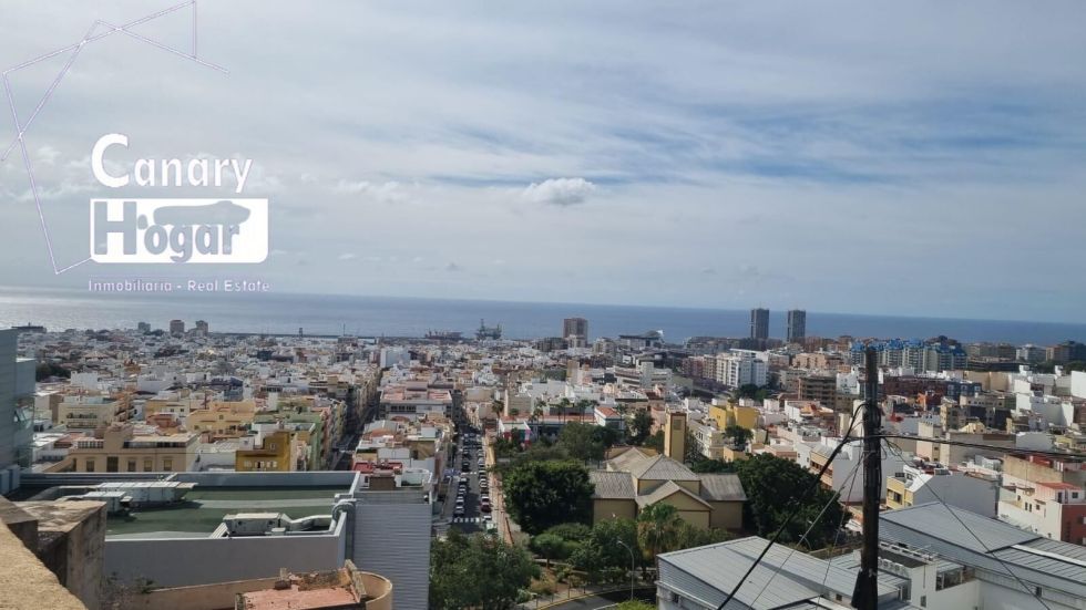 Penthouse for sale in  Santa Cruz de Tenerife, Spain - 056981