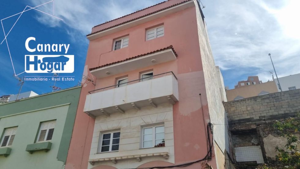 Penthouse for sale in  Santa Cruz de Tenerife, Spain - 056981