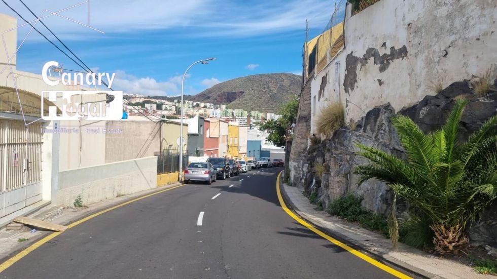 Penthouse for sale in  Santa Cruz de Tenerife, Spain - 056981