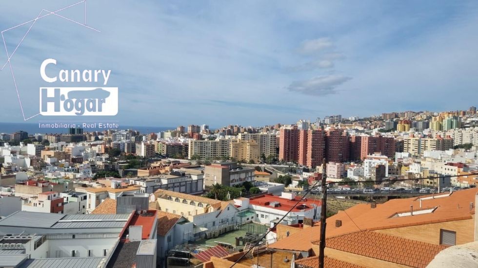 Penthouse for sale in  Santa Cruz de Tenerife, Spain - 056981