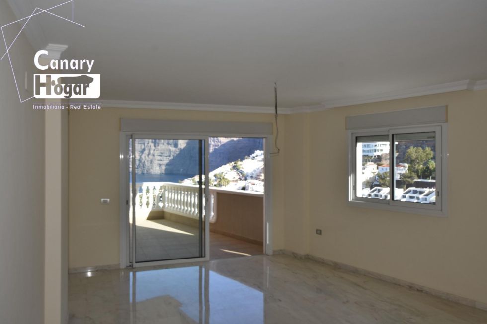 Penthouse for sale in  Santiago del Teide, Spain - 051991