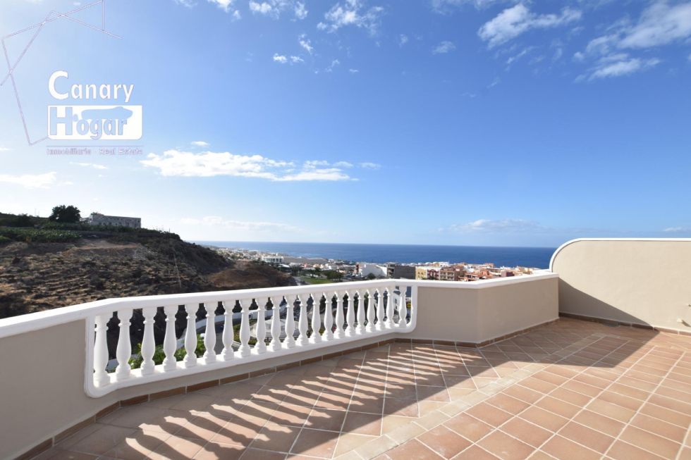 Penthouse for sale in  Santiago del Teide, Spain - 055681