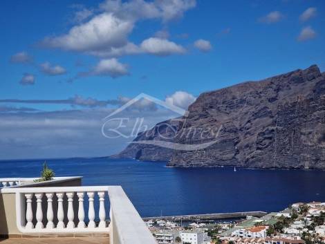 Penthouse for sale in  Acantilados de Los Gigantes, Spain - 5023