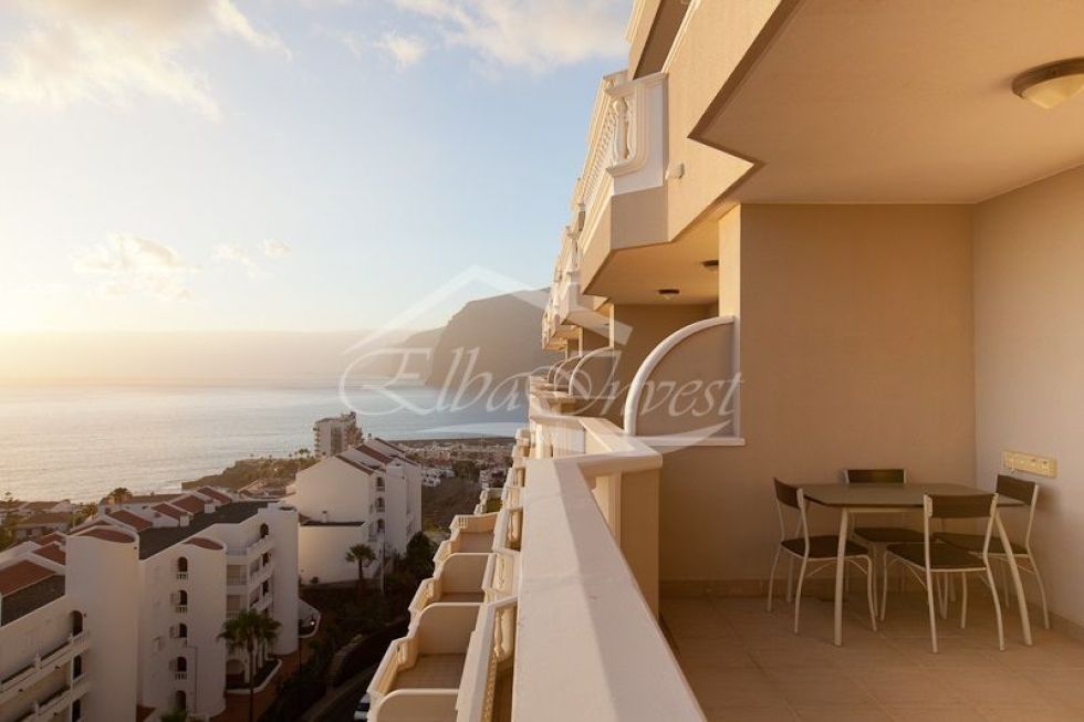 Penthouse for sale in  Acantilados de Los Gigantes, Spain - 5024