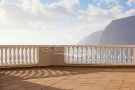 Penthouse for sale in  Acantilados de Los Gigantes, Spain - 5024