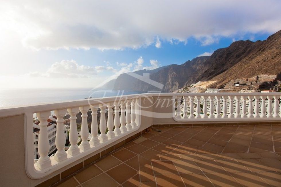 Penthouse for sale in  Acantilados de Los Gigantes, Spain - 5025