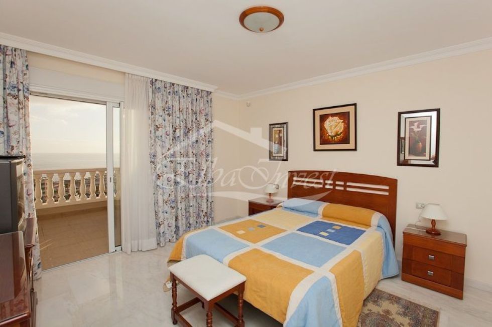 Penthouse for sale in  Acantilados de Los Gigantes, Spain - 5026