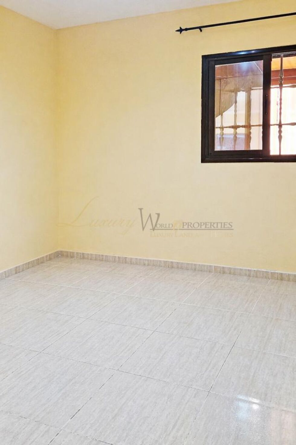 Penthouse for sale in  Cho II, Spain - LWP6087 Aneto I - Parque de la Reina