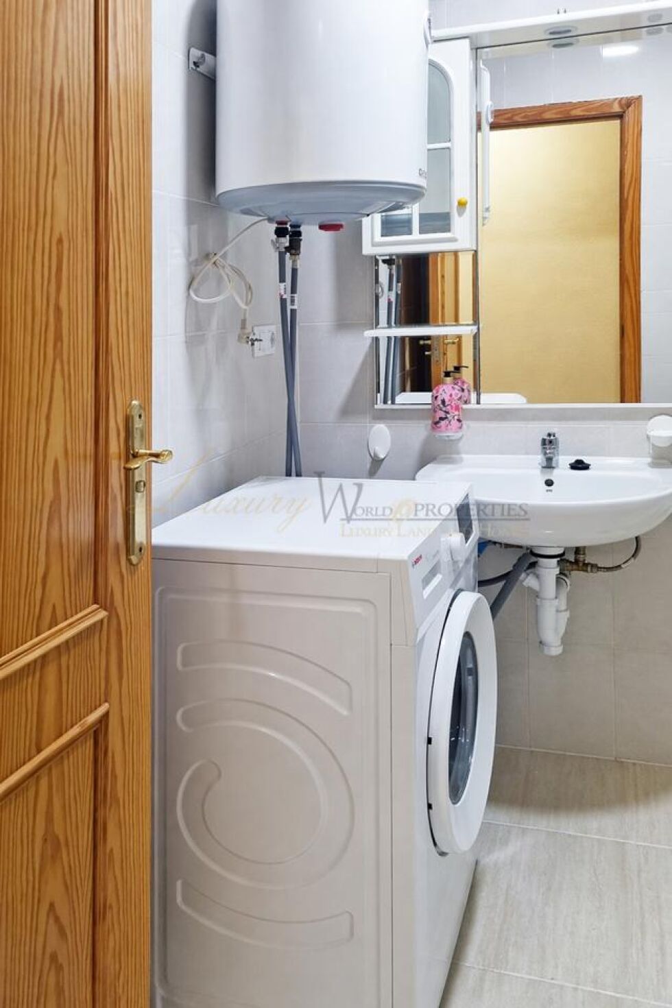 Penthouse for sale in  Cho II, Spain - LWP6087 Aneto I - Parque de la Reina