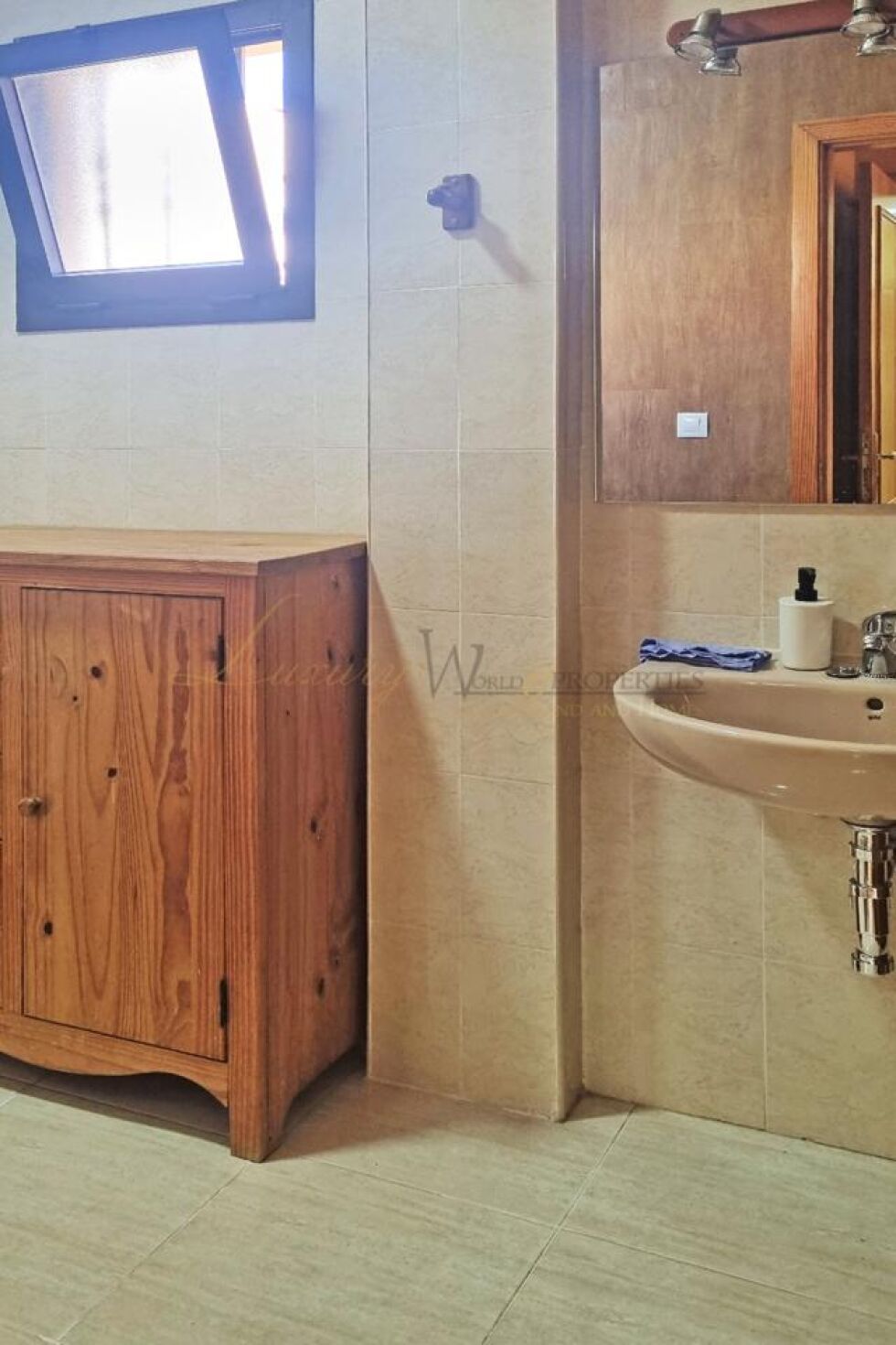 Penthouse for sale in  Cho II, Spain - LWP6087 Aneto I - Parque de la Reina