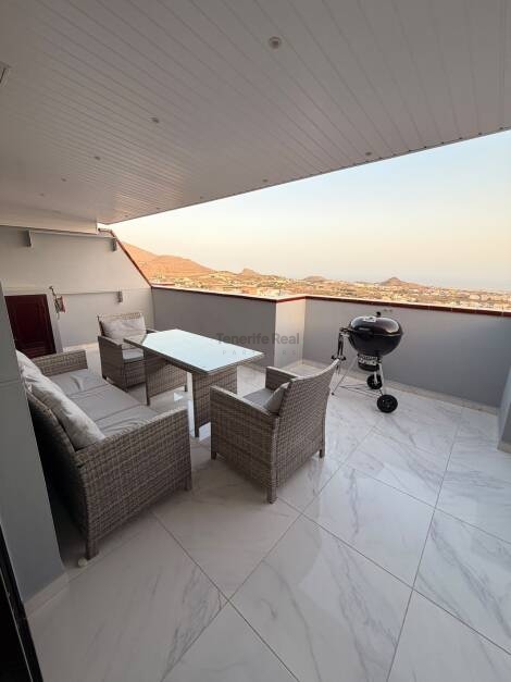 Penthouse for sale in  Edificio Alejandro, Valle de San Lorenzo, Spain - TR-3055
