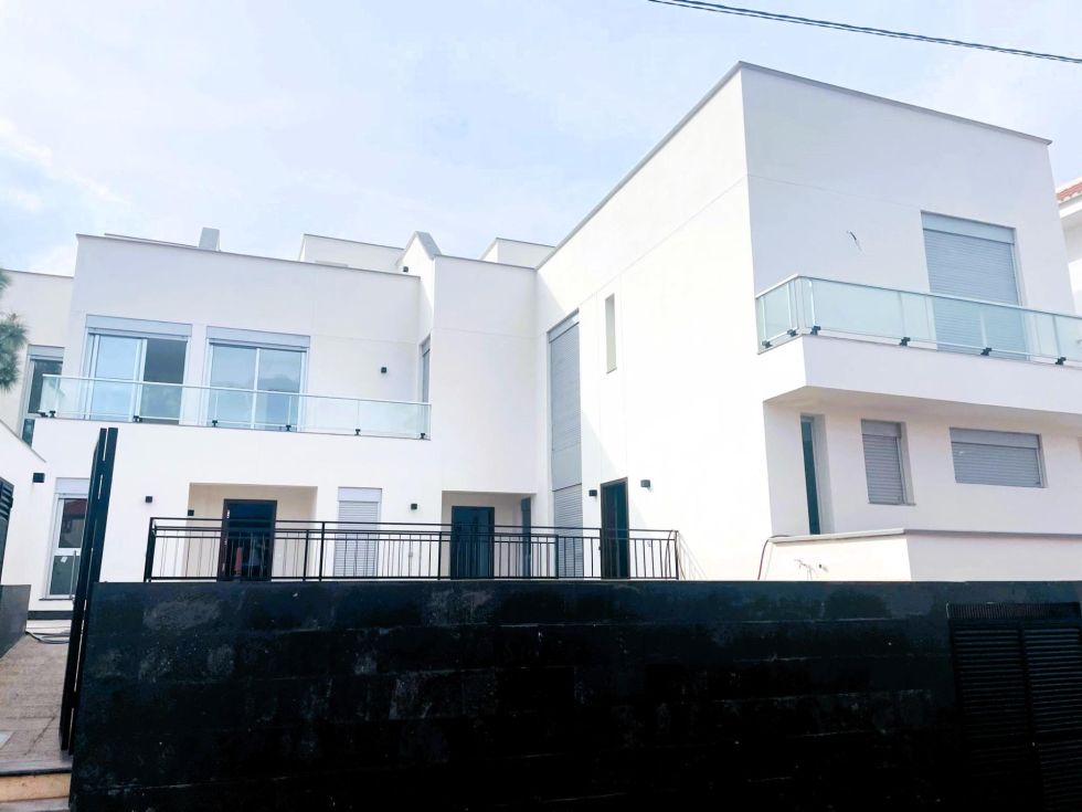 Semi-detached house for sale in  Adeje, Spain - 053101
