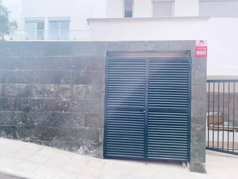 Semi-detached house for sale in  Adeje, Spain - 053101