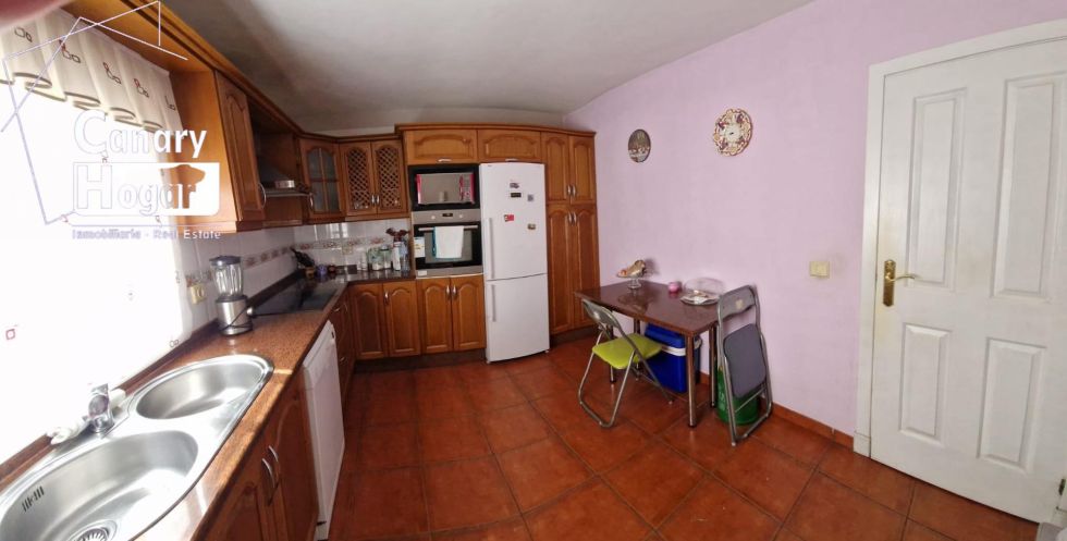 Semi-detached house for sale in  Adeje, Spain - 053111