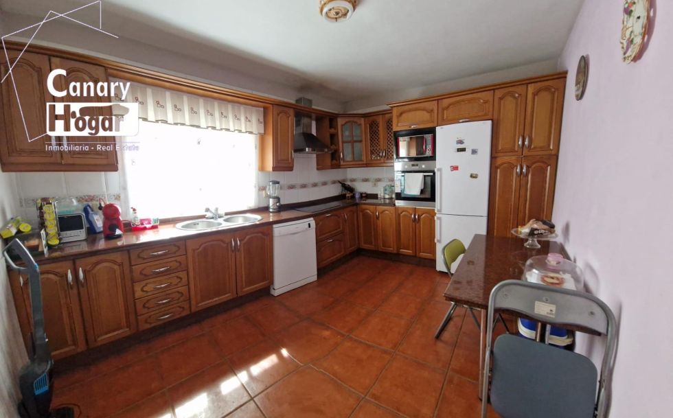Semi-detached house for sale in  Adeje, Spain - 053111