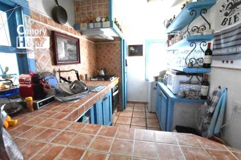 Semi-detached house for sale in  Adeje, Spain - 054281