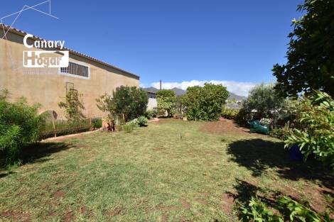 Semi-detached house for sale in  Adeje, Spain - 054281