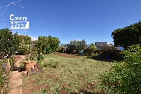 Semi-detached house for sale in  Adeje, Spain - 054281